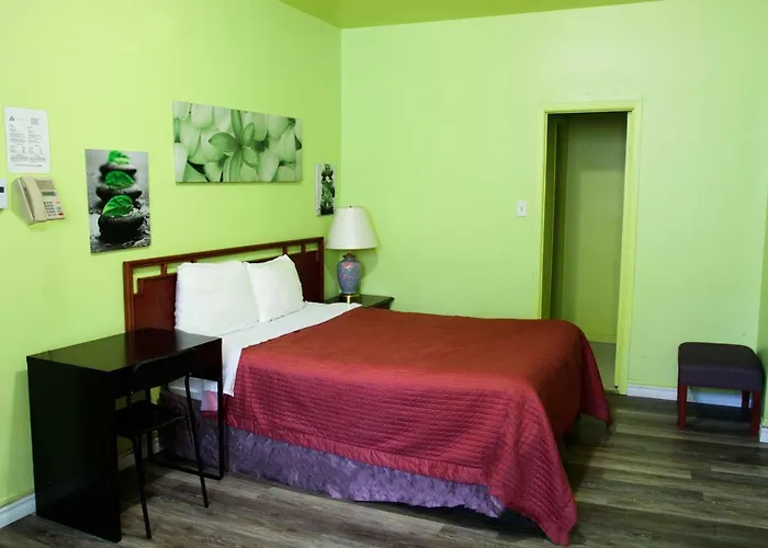 Economy Basement Queen Room